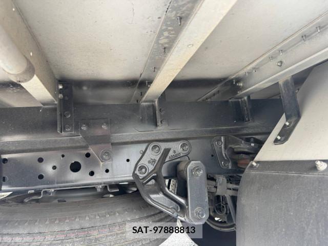 Hino DUTRO 2021-05 8229656-20