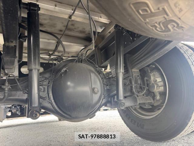 Hino DUTRO 2021-05 8229656-25