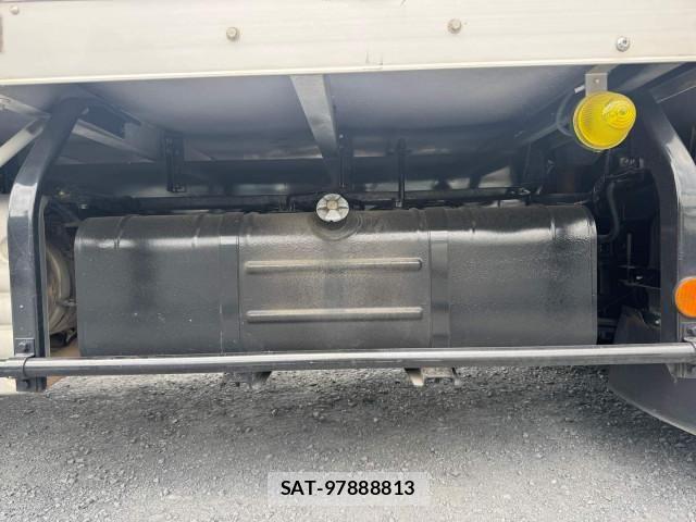 Hino DUTRO 2021-05 8229656-26