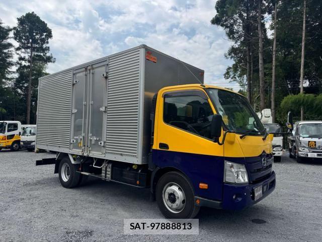 Hino DUTRO 2021-05 8229656-2
