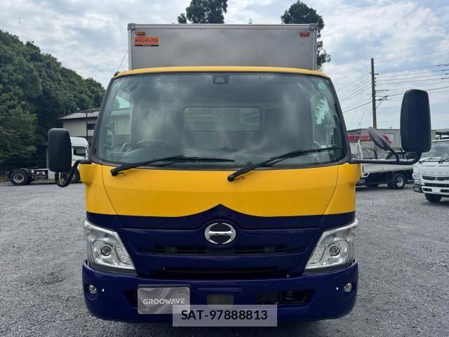 Hino DUTRO 2021-05 8229656-5