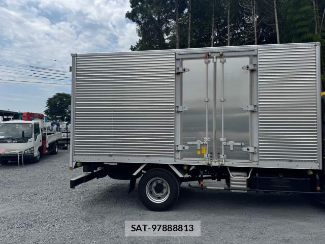 Hino DUTRO 2021-05 8229656-6