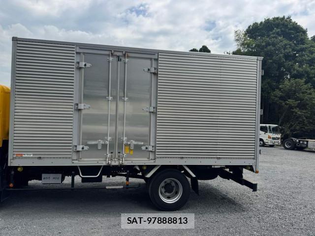 Hino DUTRO 2021-05 8229656-8
