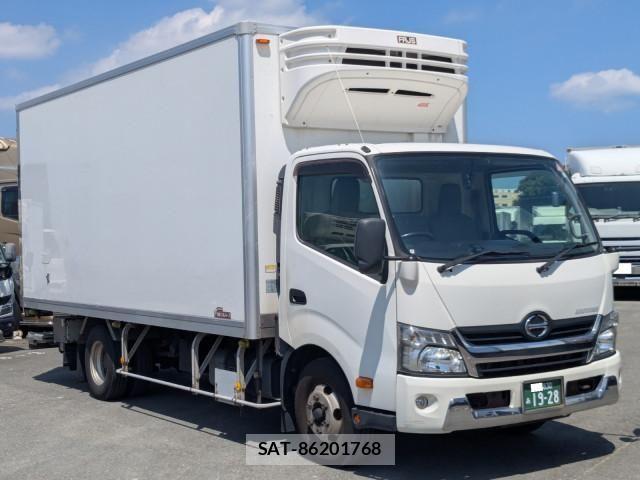 Hino DUTRO 2017-02 8229669-1