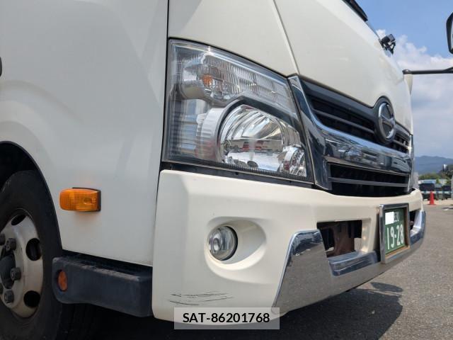 Hino DUTRO 2017-02 8229669-24