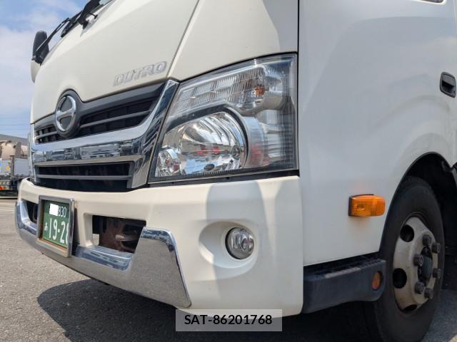 Hino DUTRO 2017-02 8229669-25