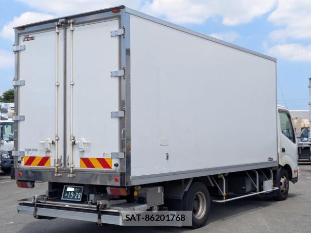 Hino DUTRO 2017-02 8229669-2