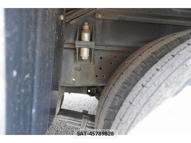 Hino DUTRO 2018-02 8229680-10