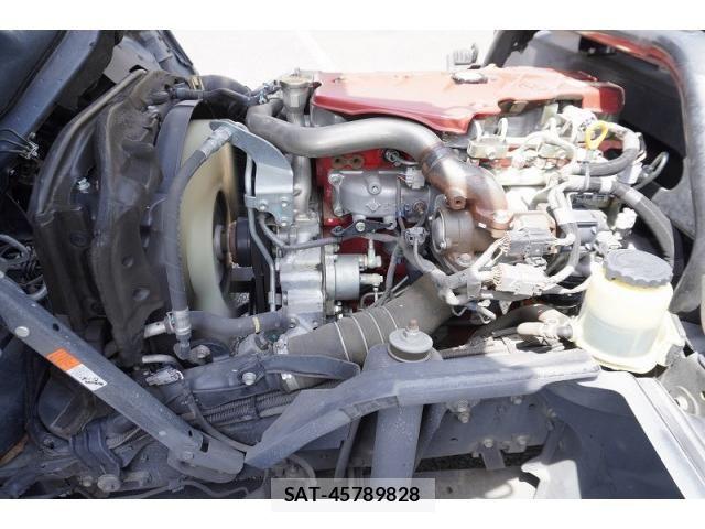 Hino DUTRO 2018-02 8229680-13