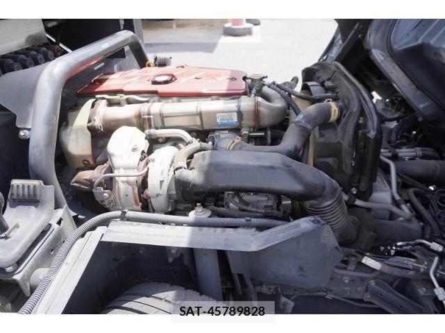 Hino DUTRO 2018-02 8229680-14