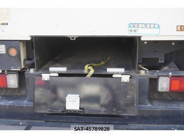 Hino DUTRO 2018-02 8229680-20