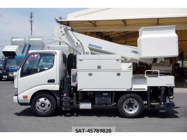 Hino DUTRO 2018-02 8229680-2