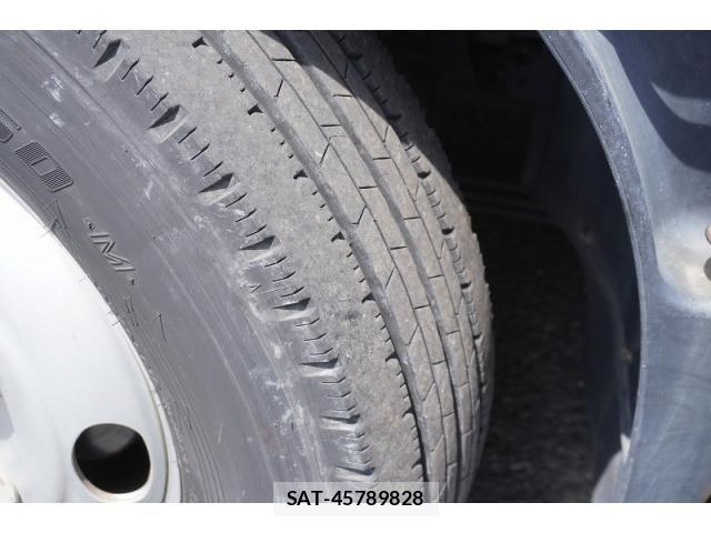 Hino DUTRO 2018-02 8229680-8