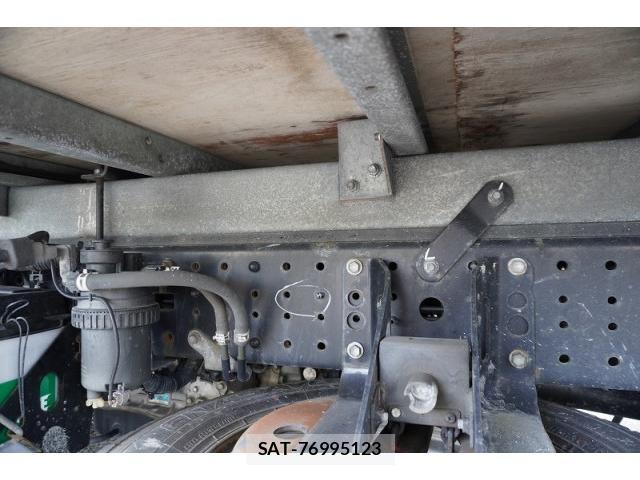 Hino DUTRO 2021-03 8229695-11
