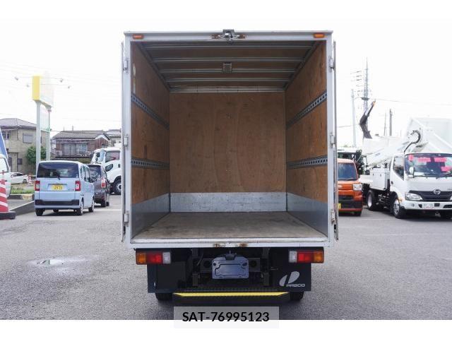 Hino DUTRO 2021-03 8229695-16