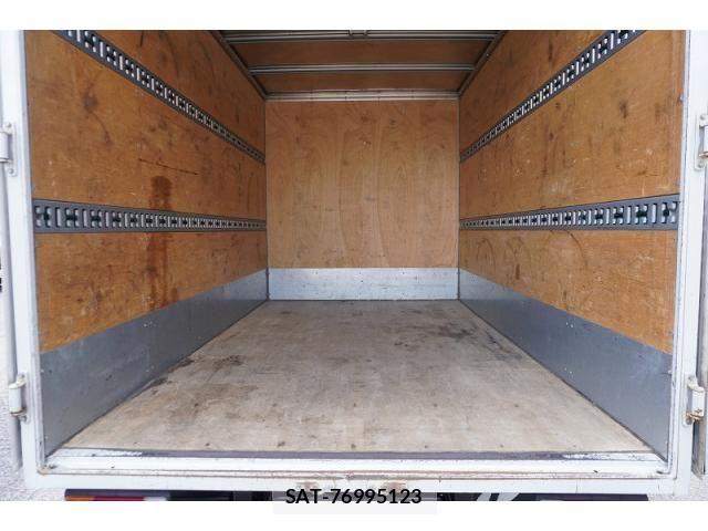 Hino DUTRO 2021-03 8229695-17