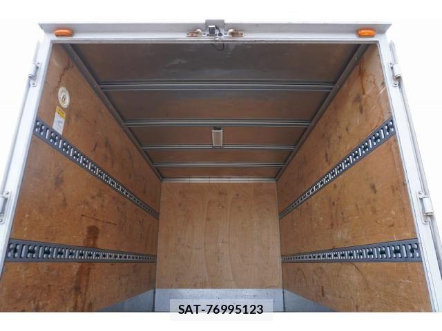 Hino DUTRO 2021-03 8229695-18