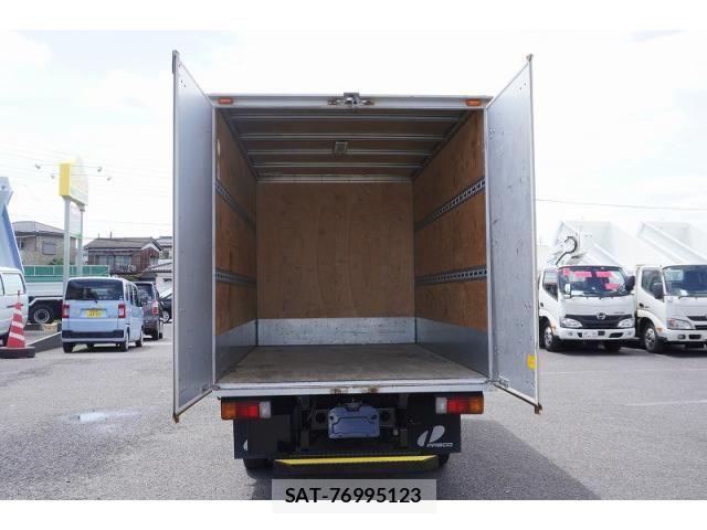 Hino DUTRO 2021-03 8229695-21