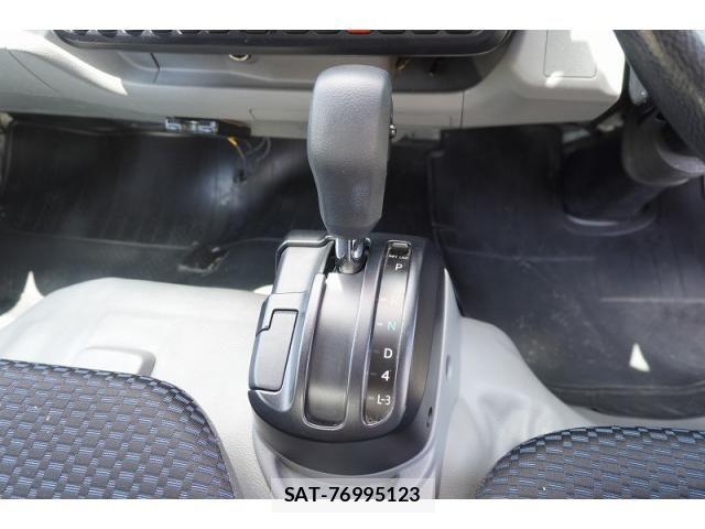Hino DUTRO 2021-03 8229695-27