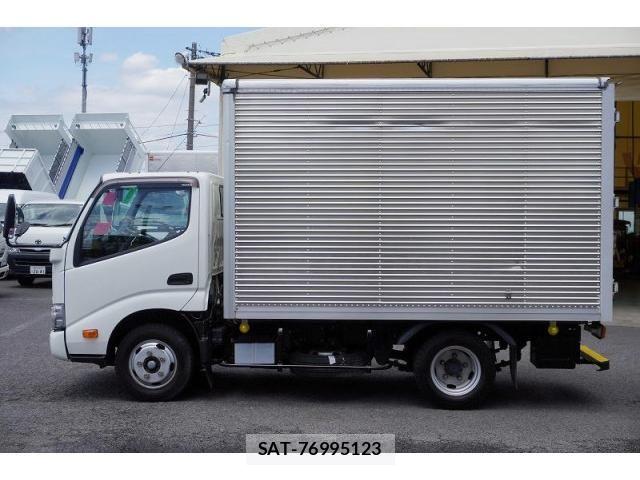Hino DUTRO 2021-03 8229695-2