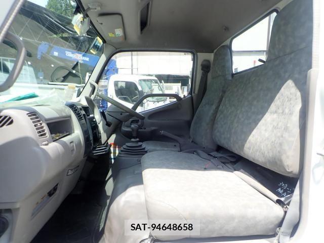 Hino DUTRO 2010-07 8229657-14