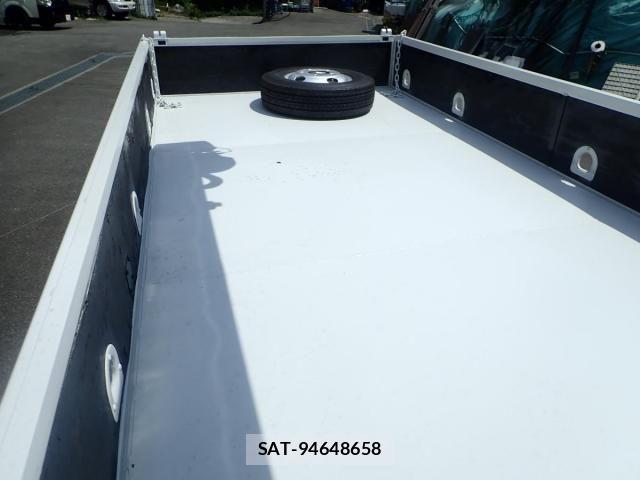Hino DUTRO 2010-07 8229657-4