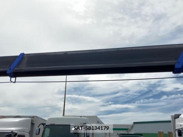 Hino DUTRO 2023-09 8229611-10