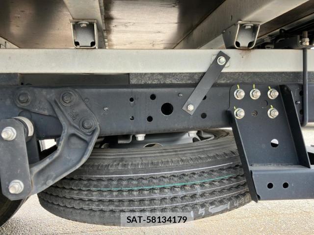 Hino DUTRO 2023-09 8229611-13