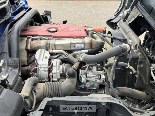 Hino DUTRO 2023-09 8229611-17