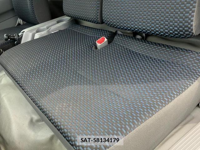 Hino DUTRO 2023-09 8229611-19
