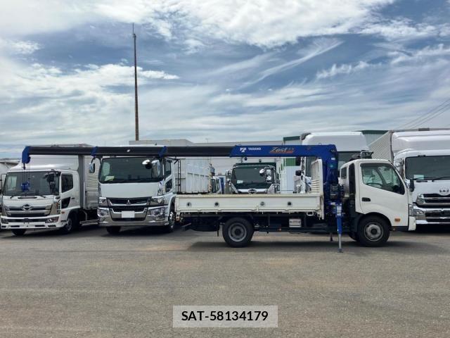 Hino DUTRO 2023-09 8229611-5
