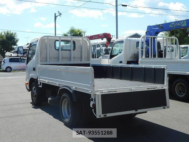 Hino DUTRO 2015-03 8229699-9