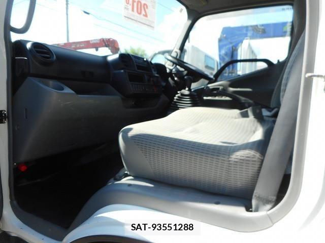 Hino DUTRO 2015-03 8229699-14
