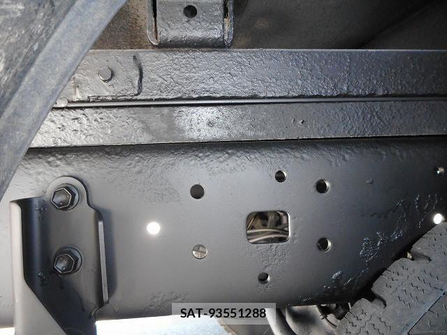 Hino DUTRO 2015-03 8229699-21