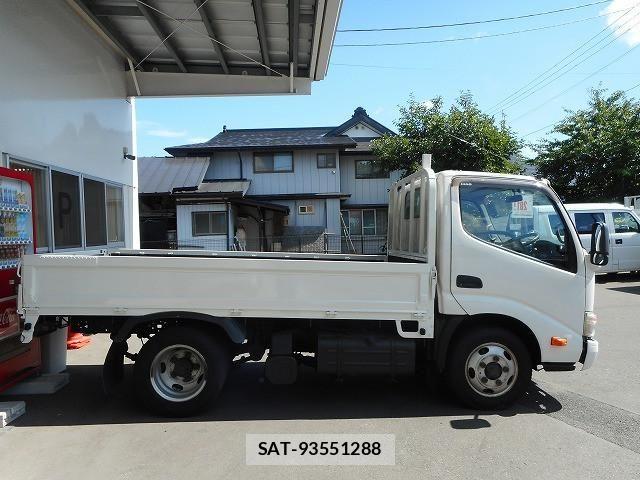 Hino DUTRO 2015-03 8229699-3