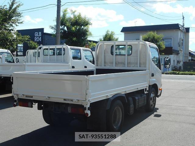 Hino DUTRO 2015-03 8229699-6