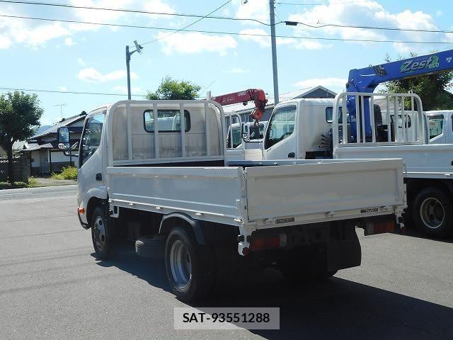 Hino DUTRO 2015-03 8229699-7