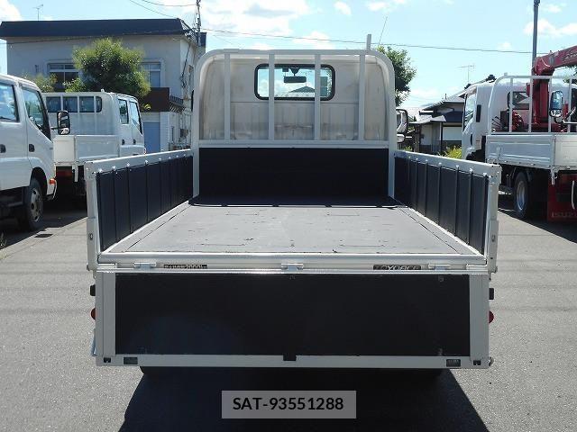 Hino DUTRO 2015-03 8229699-8