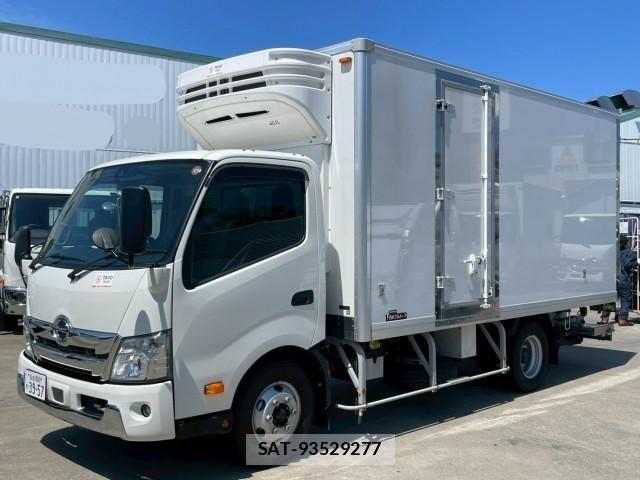 Hino DUTRO 2025-06 8229598-0