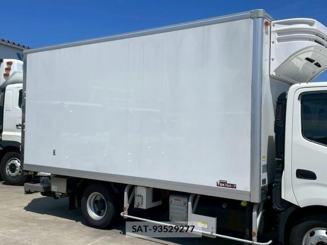 Hino DUTRO 2025-06 8229598-9