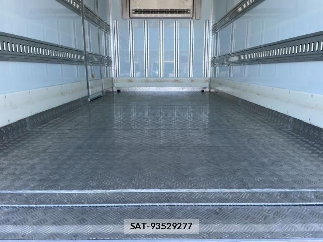 Hino DUTRO 2025-06 8229598-11