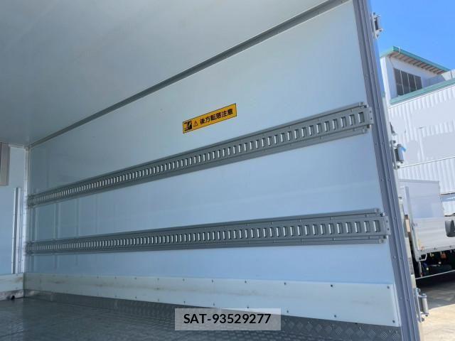 Hino DUTRO 2025-06 8229598-12