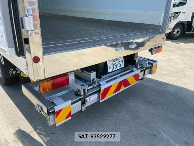 Hino DUTRO 2025-06 8229598-13