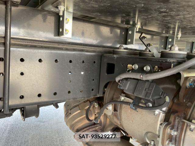 Hino DUTRO 2025-06 8229598-23