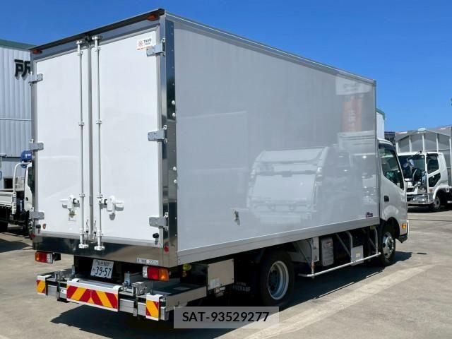 Hino DUTRO 2025-06 8229598-3