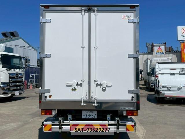Hino DUTRO 2025-06 8229598-4