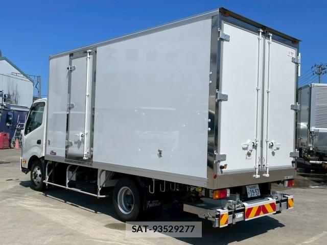 Hino DUTRO 2025-06 8229598-5