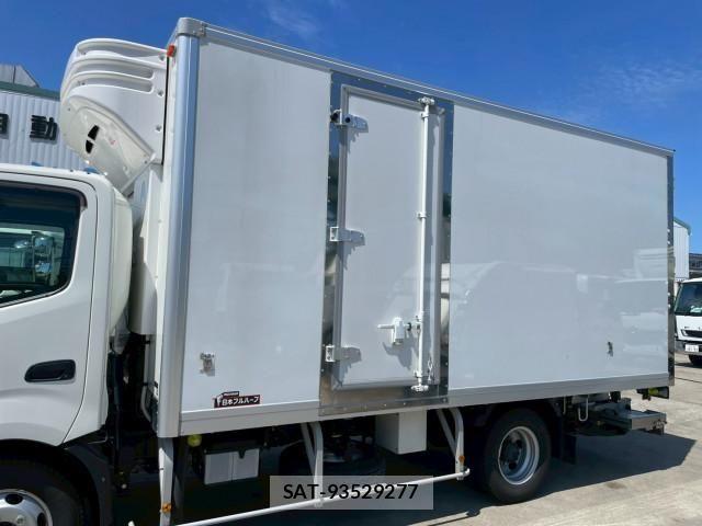Hino DUTRO 2025-06 8229598-6