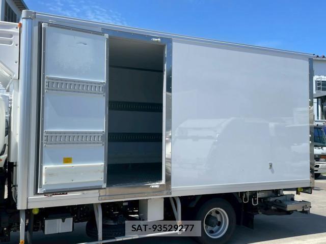 Hino DUTRO 2025-06 8229598-7