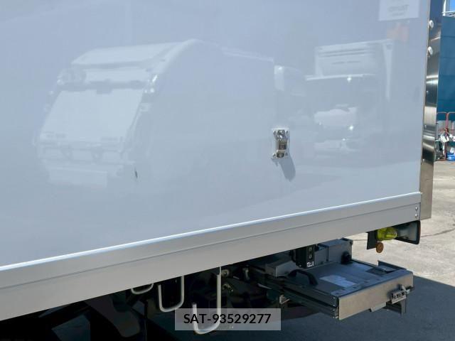 Hino DUTRO 2025-06 8229598-8